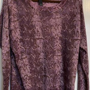 Macy’s INC lightweight sweater top size Large